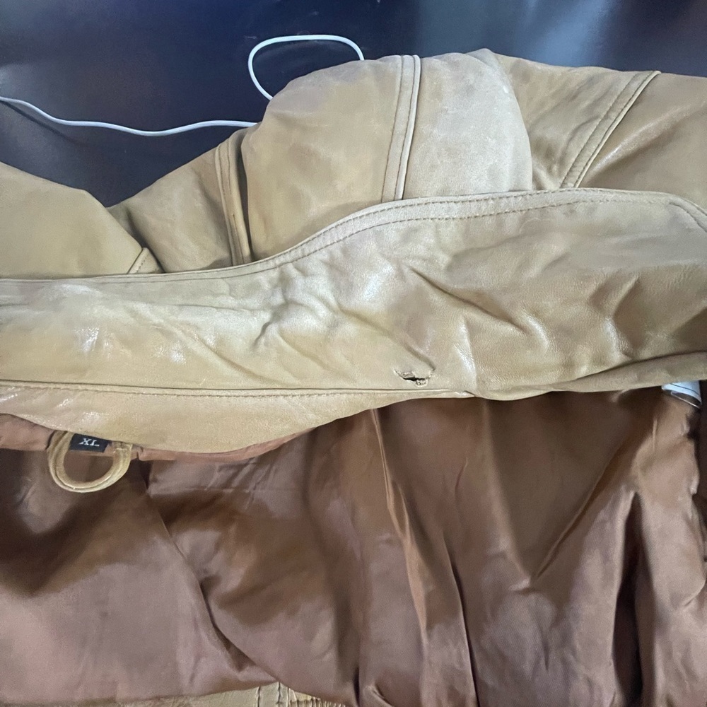 Vintage Bellavia Tan Leather Bomber Jacket - Picture 6 of 13